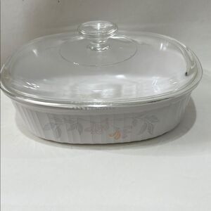 Corningware Pink Trio French White Ribbed Oval Cookware & Lid 2 1/2 Quart 2.8 L